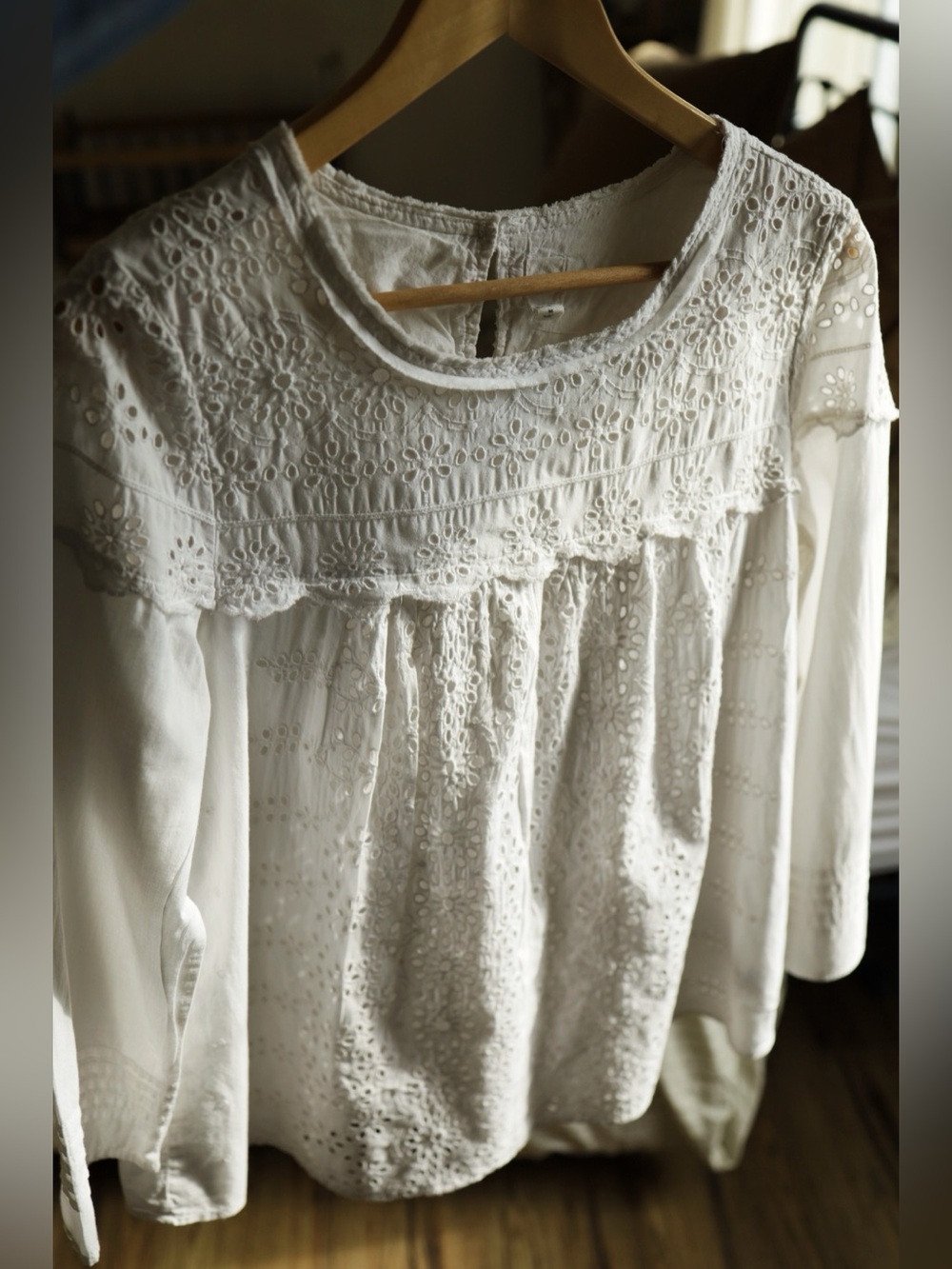 100% Cotton White Eyelet Lace Peasant Blouse